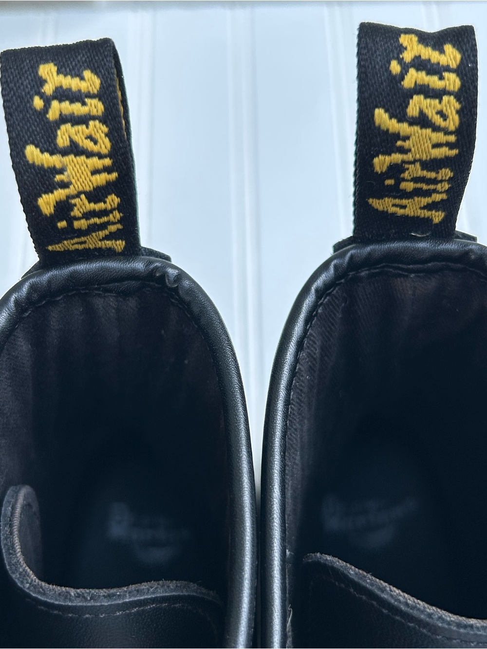 Dr. Martens Boots Vonda Flora Black Leather Lace-Up Red Rose Embroidery Size 10 - Picture 10 of 13